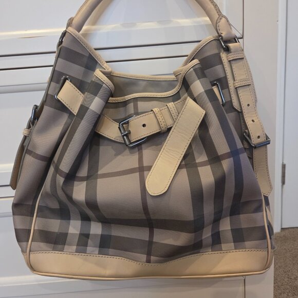 Burberry Large Horseferry Bucket Bag NWOT + Matching Wallet - Picture 2 of 13